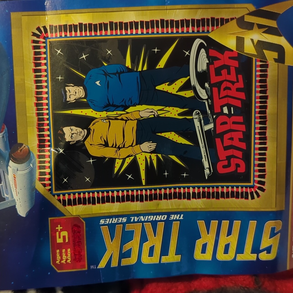 Star Trek  Captain Kirk, Mr. Spock No Sew Throw Fleece Kit Blanket, NOS